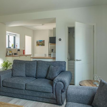 Stunning Modern Apartment In The Cotswolds Chalford Exterior photo